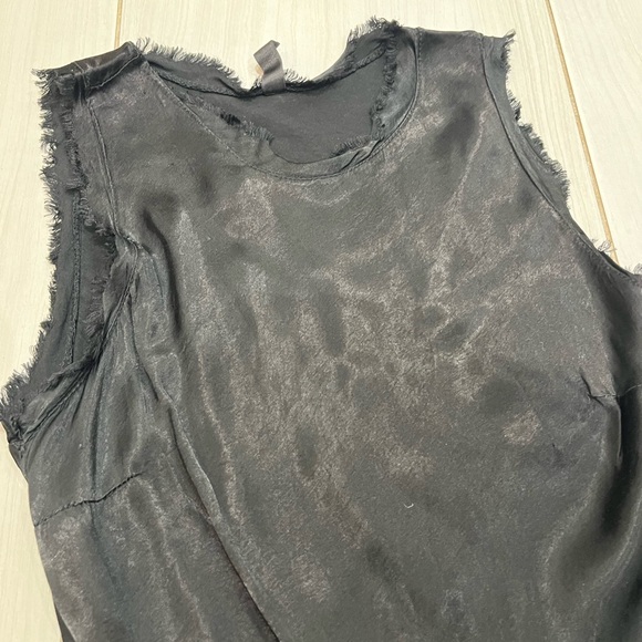 Venti6 Silk Raw Edge Tank - Picture 8 of 9